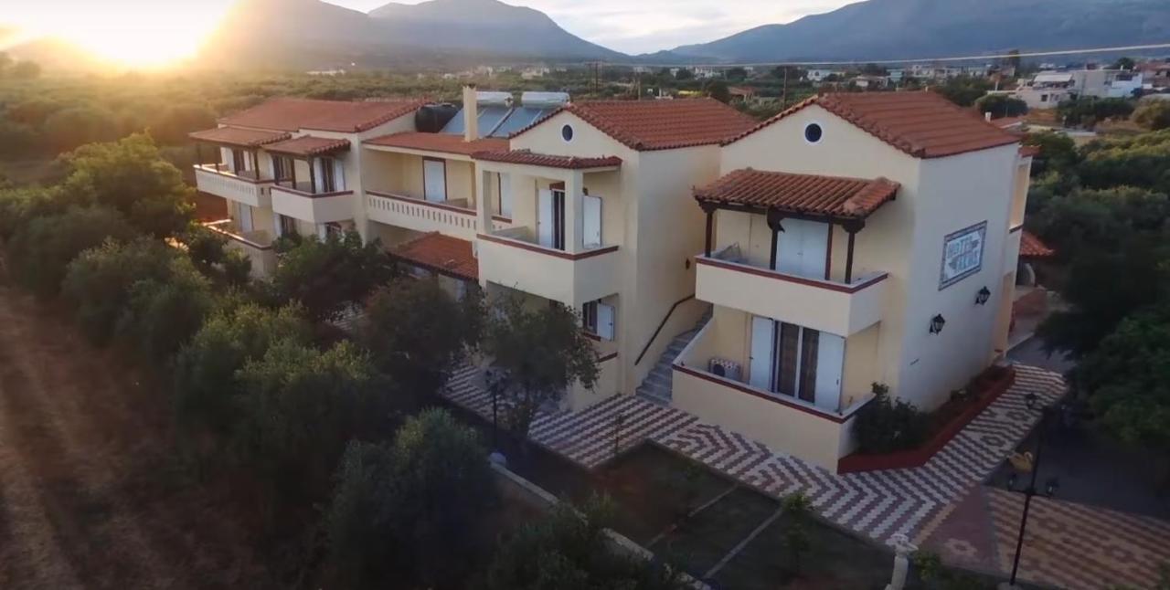 Agios Georgios  Hotel Takis מראה חיצוני תמונה